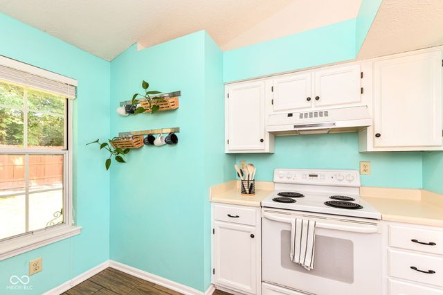 9691 Roxbury Drive, Fishers, IN 46038