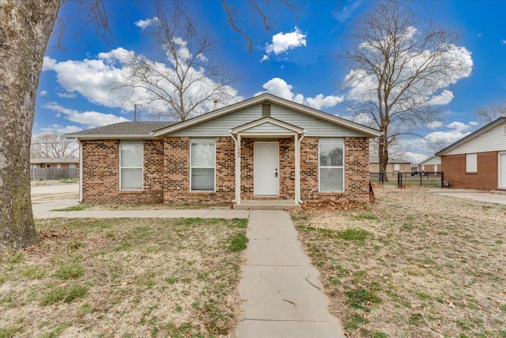 1502 E Del Mar, Wichita, KS 67216