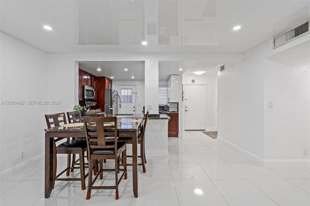 301 NE 14th Ave 207, Hallandale Beach, FL 33009