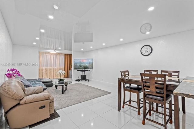 301 NE 14th Ave 207, Hallandale Beach, FL 33009