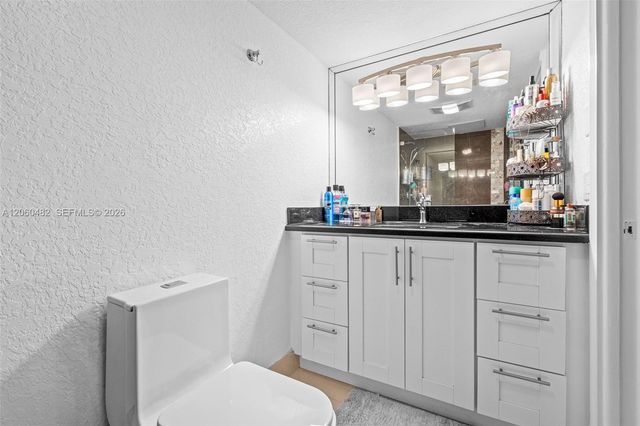 301 NE 14th Ave 207, Hallandale Beach, FL 33009