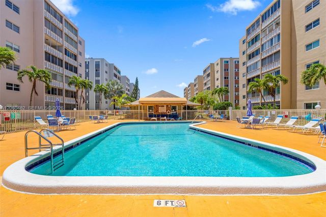 301 NE 14th Ave 207, Hallandale Beach, FL 33009