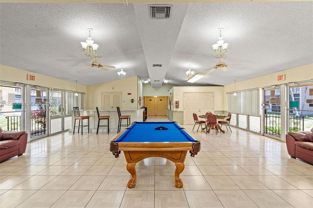 301 NE 14th Ave 207, Hallandale Beach, FL 33009