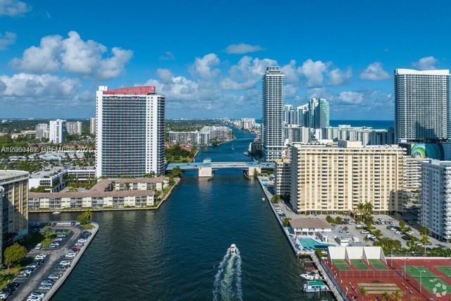 301 NE 14th Ave 207, Hallandale Beach, FL 33009
