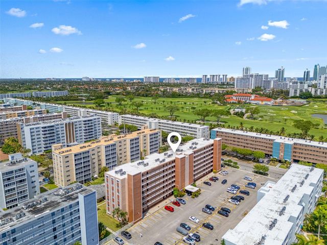 301 NE 14th Ave 207, Hallandale Beach, FL 33009