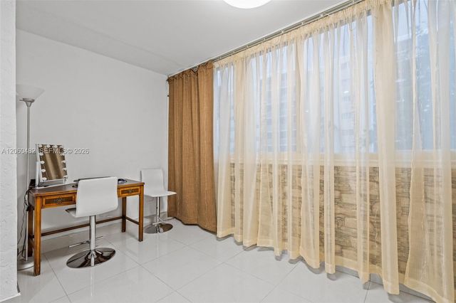 301 NE 14th Ave 207, Hallandale Beach, FL 33009