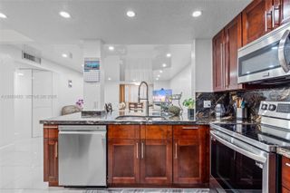 301 NE 14th Ave 207, Hallandale Beach, FL 33009