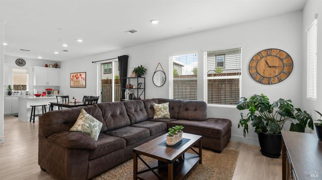 6083 Oak Leaf Pl, Rohnert Park, CA 94928