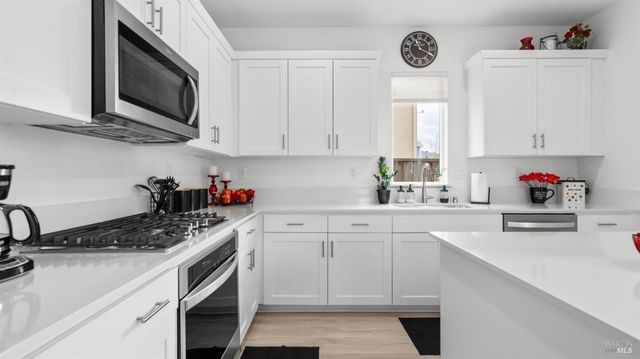 6083 Oak Leaf Pl, Rohnert Park, CA 94928