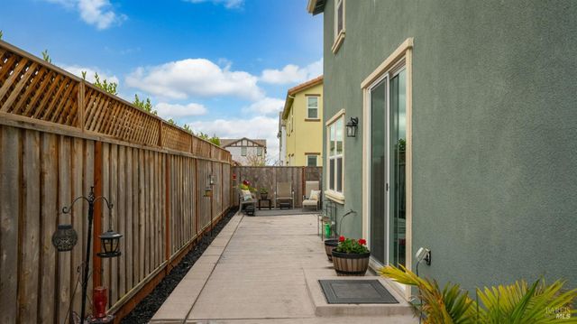 6083 Oak Leaf Pl, Rohnert Park, CA 94928