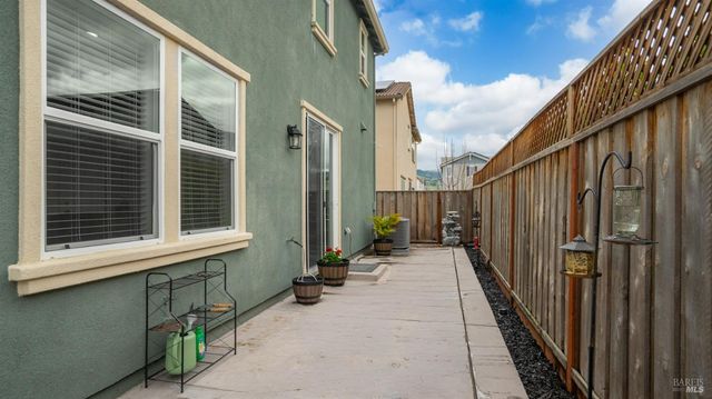 6083 Oak Leaf Pl, Rohnert Park, CA 94928