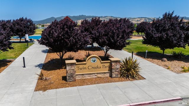 6083 Oak Leaf Pl, Rohnert Park, CA 94928