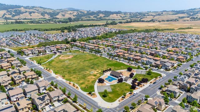 6083 Oak Leaf Pl, Rohnert Park, CA 94928