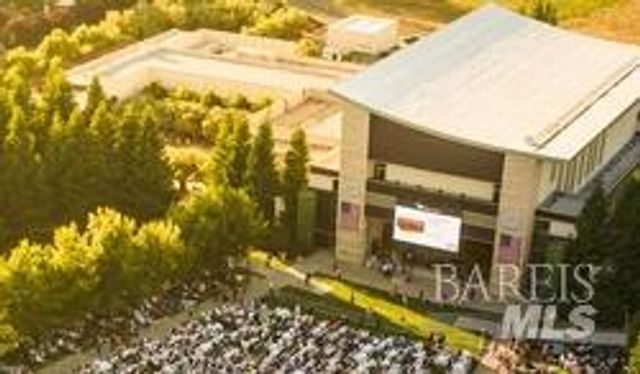 6083 Oak Leaf Pl, Rohnert Park, CA 94928