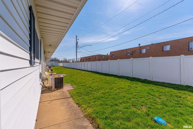 420 Brentwood Rd Unit 105, Morton, IL 61550
