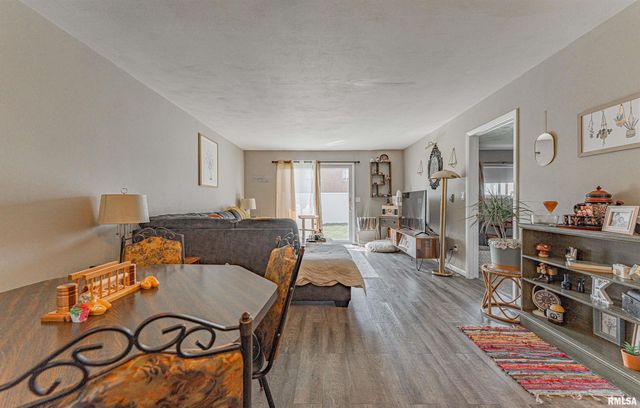 420 Brentwood Rd Unit 105, Morton, IL 61550