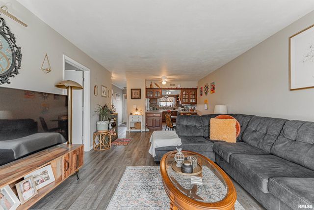 420 Brentwood Rd Unit 105, Morton, IL 61550