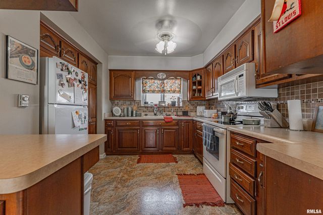 420 Brentwood Rd Unit 105, Morton, IL 61550