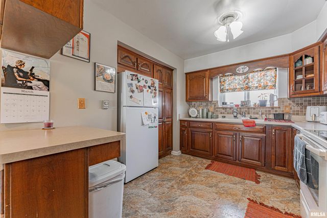 420 Brentwood Rd Unit 105, Morton, IL 61550