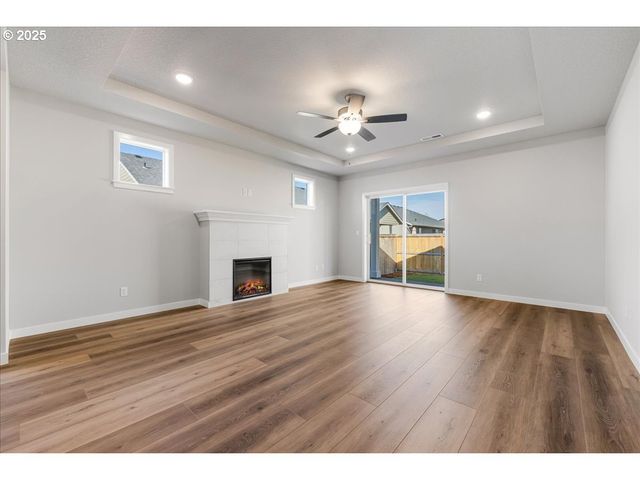 822 E Wilson St, Carlton, OR 97111