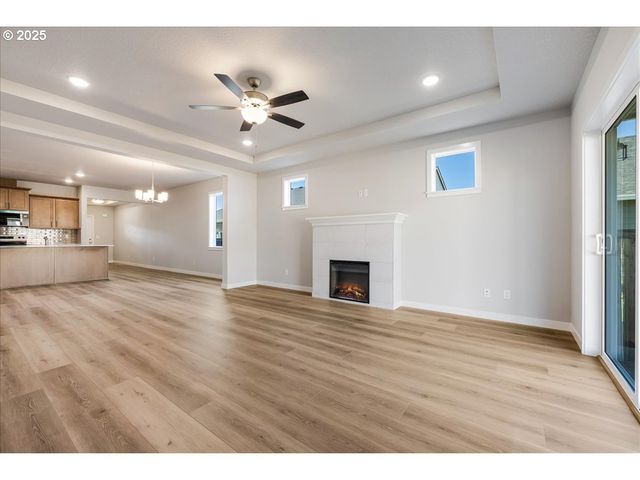 822 E Wilson St, Carlton, OR 97111