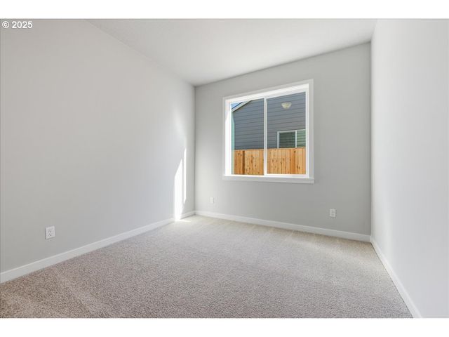 822 E Wilson St, Carlton, OR 97111