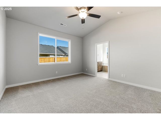 822 E Wilson St, Carlton, OR 97111