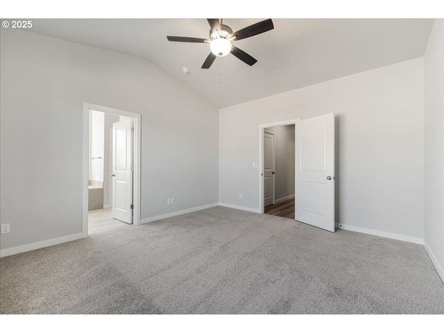 822 E Wilson St, Carlton, OR 97111