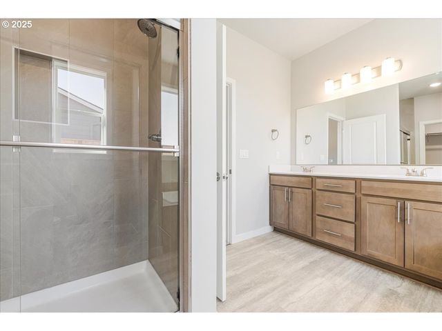 822 E Wilson St, Carlton, OR 97111