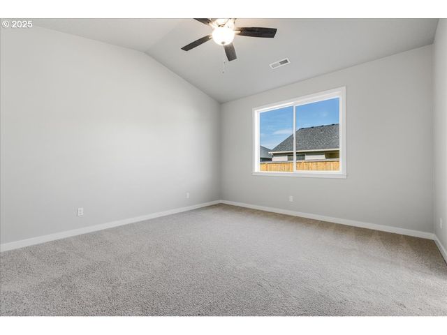 822 E Wilson St, Carlton, OR 97111