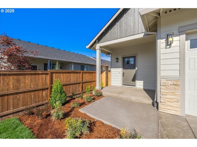 822 E Wilson St, Carlton, OR 97111