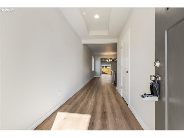 822 E Wilson St, Carlton, OR 97111