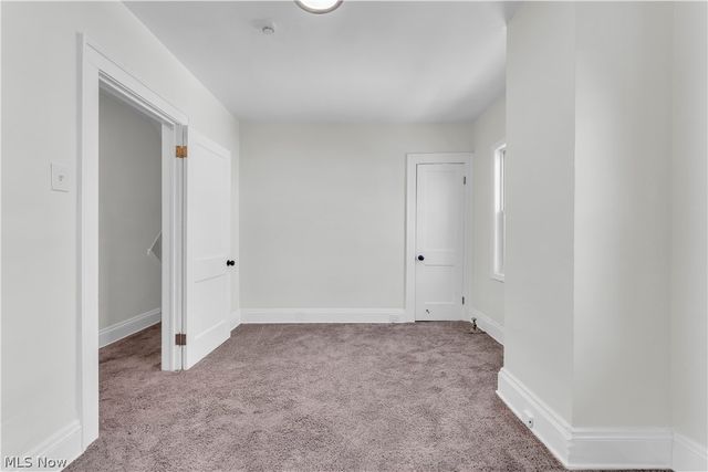 3326 E Scarborough Road, Cleveland Heights, OH 44118