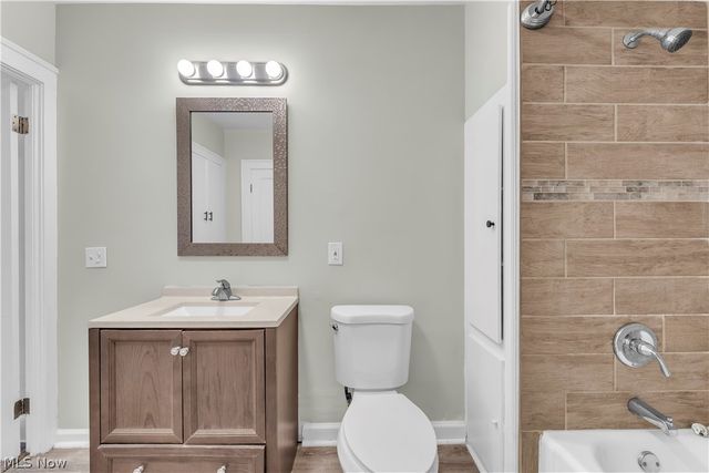 3326 E Scarborough Road, Cleveland Heights, OH 44118