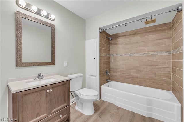 3326 E Scarborough Road, Cleveland Heights, OH 44118
