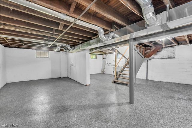 3326 E Scarborough Road, Cleveland Heights, OH 44118