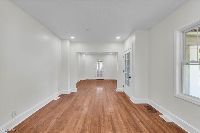 3326 E Scarborough Road, Cleveland Heights, OH 44118