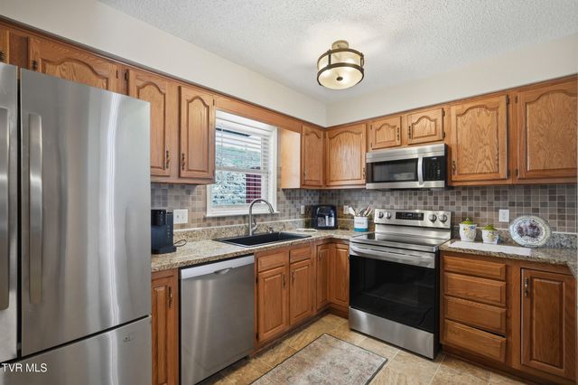 303 Phoenix Court 303, Kingsport, TN 37663