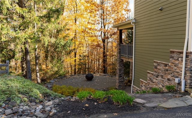 1 Moranda Lane, Mansfield, NY 14731