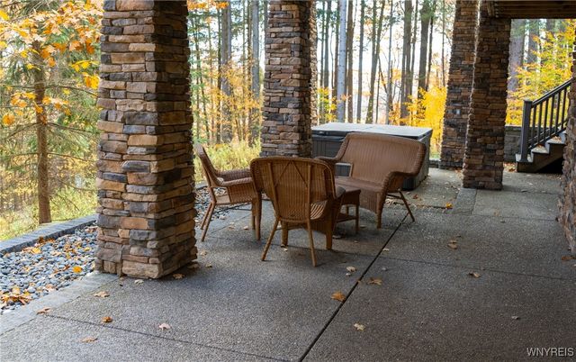 1 Moranda Lane, Mansfield, NY 14731