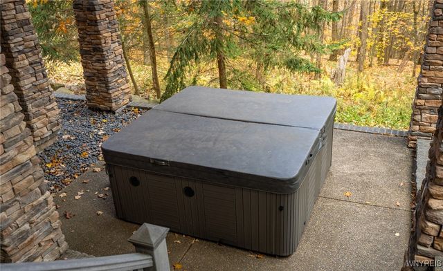 1 Moranda Lane, Mansfield, NY 14731