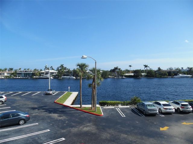 20515 E Country Club Dr 246, Aventura, FL 33180