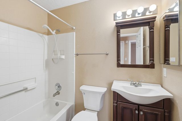 4443 Loren Avenue NW, Albuquerque, NM 87114