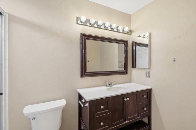 4443 Loren Avenue NW, Albuquerque, NM 87114