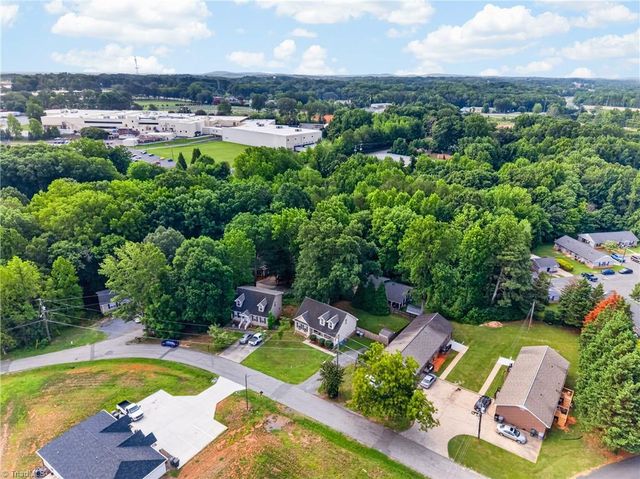1045 Robbins Street, Asheboro, NC 27203