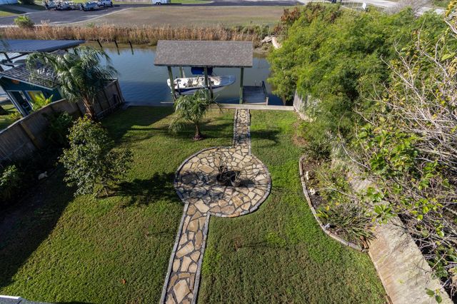 1003 Commodore Drive, Galveston, TX 77554