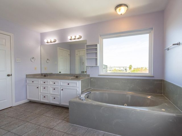 1003 Commodore Drive, Galveston, TX 77554