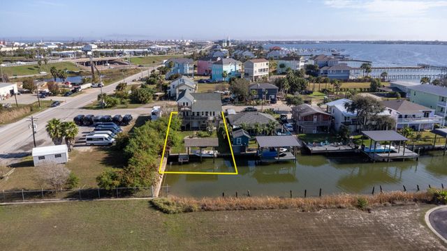 1003 Commodore Drive, Galveston, TX 77554