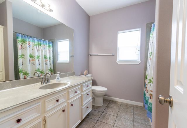 1003 Commodore Drive, Galveston, TX 77554