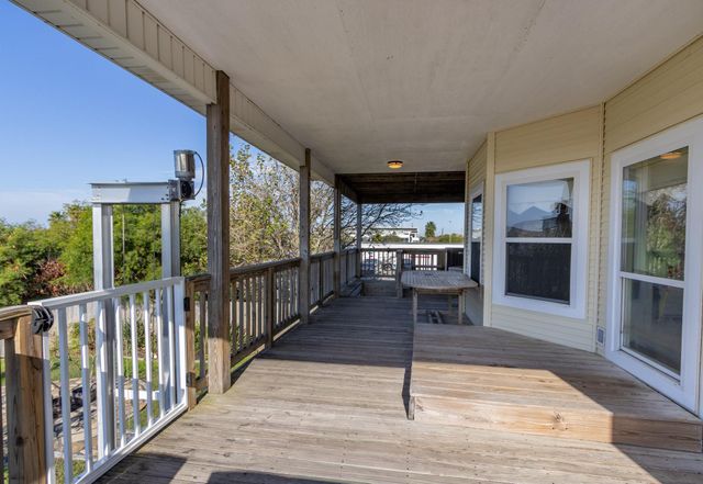 1003 Commodore Drive, Galveston, TX 77554